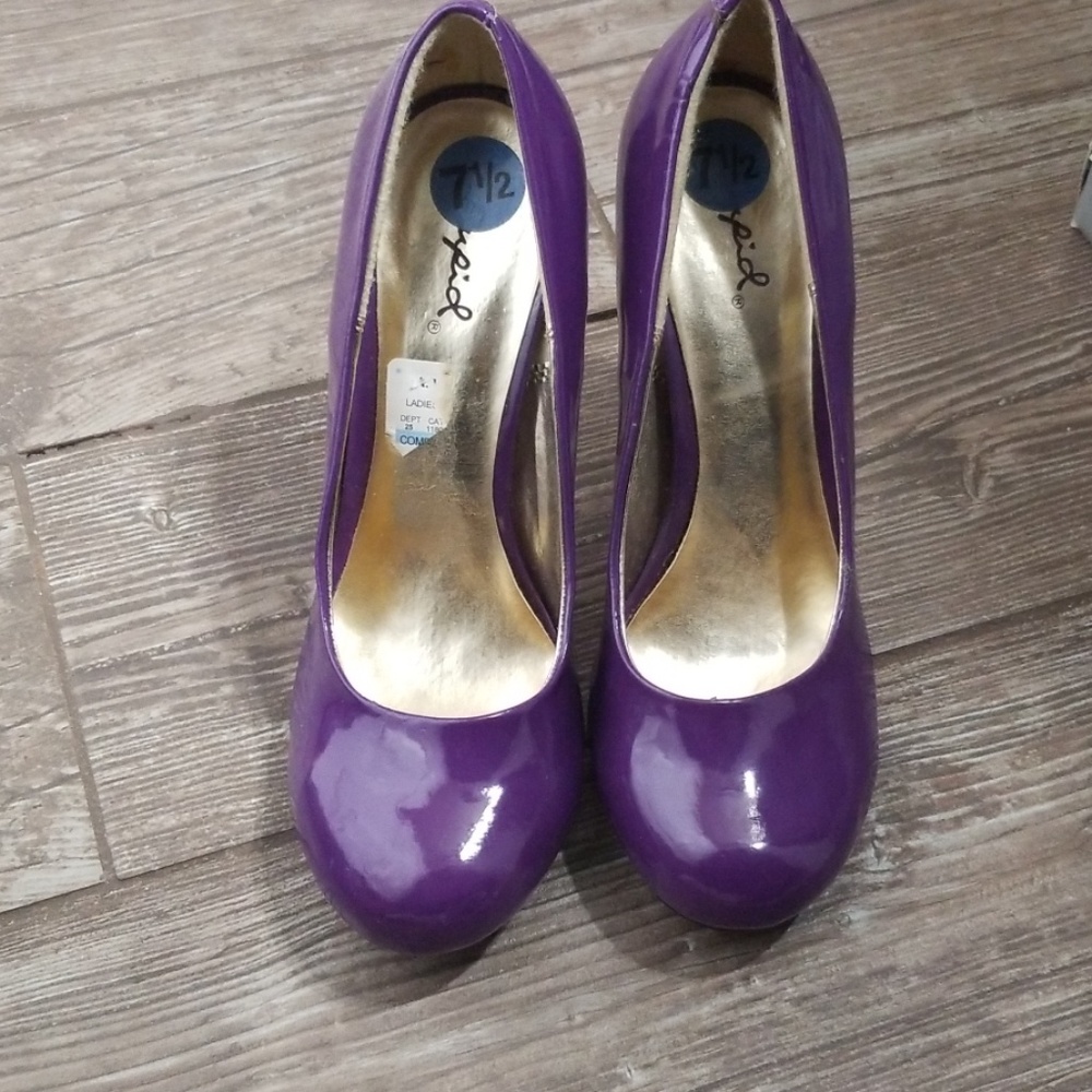 Shoes - Picture 2 of 2